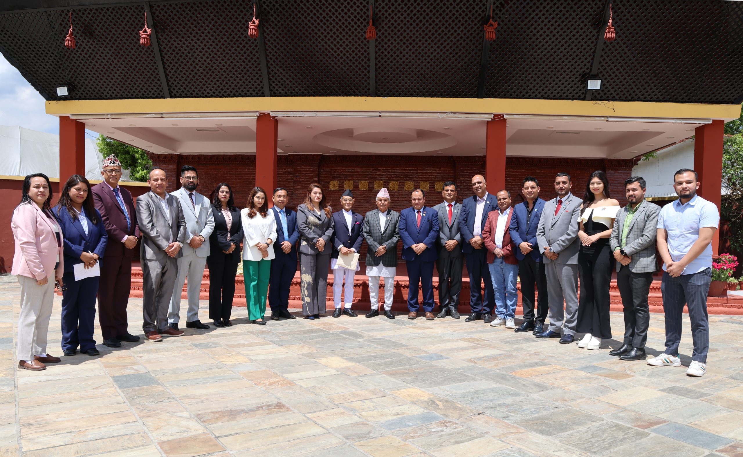 एनआरएनएसँगको भेटमा राष्ट्रपति पौडेलद्वारा विश्वभरका नेपालीहरूलाई नेपालमा लगानी बढाउन आह्वान